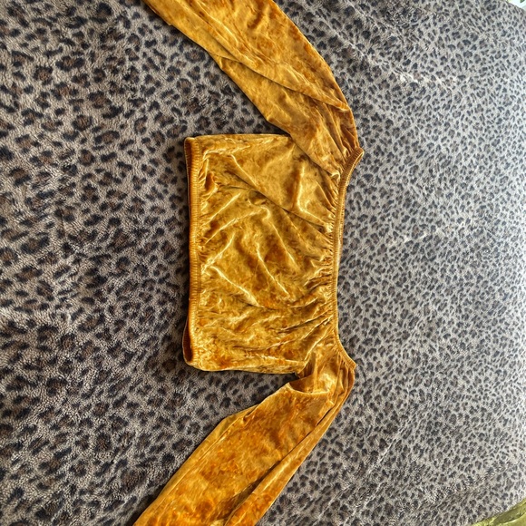 Forever 21 contemporary crushed velvet crop - Picture 5 of 5